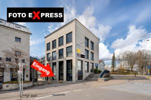 Foto-Express Adliswil Neuer Standort ab 16 März 2026 _ Mit Logo und Pfeil
